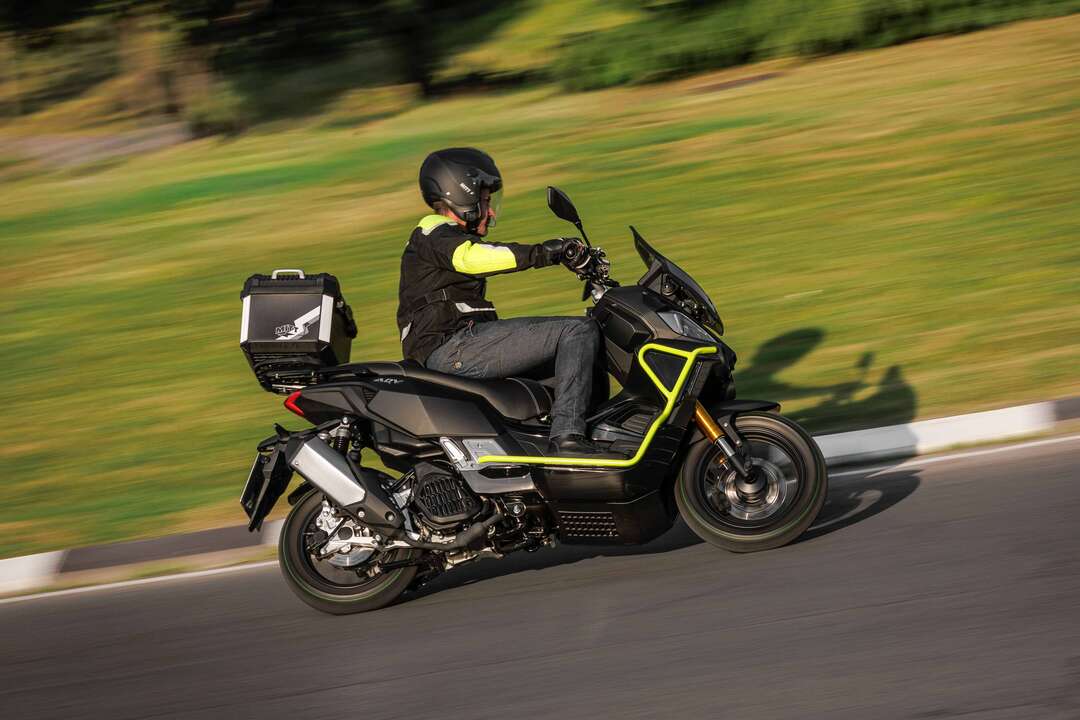 La MITT ADV PRO 125.